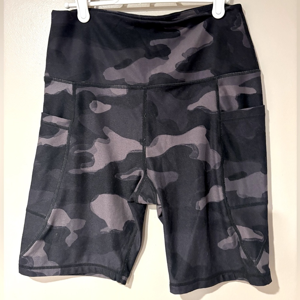 Camouflage High-Waisted bike Shorts camo with pockets thick waistband